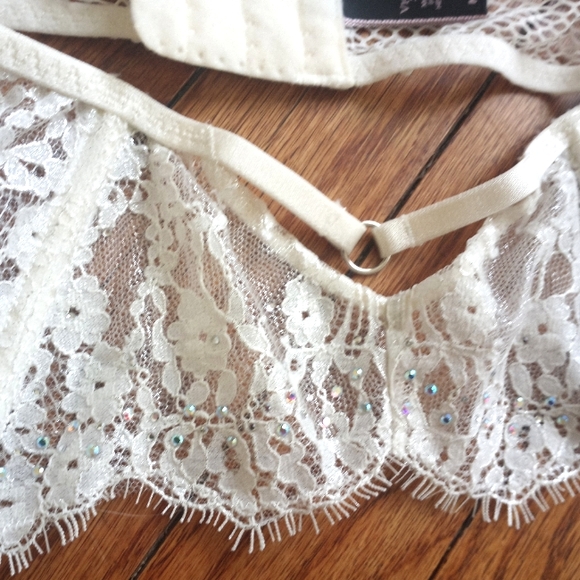 💕Victoria secret garter belt💕 - Picture 5 of 5